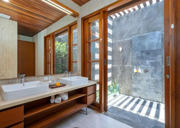 Villa Casalola - 10 Min To Beach, Vast With Pool & Garden View Uluwatu