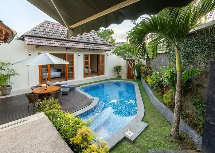 Villa Casalola - 10 Min To Beach, Vast With Pool & Garden View