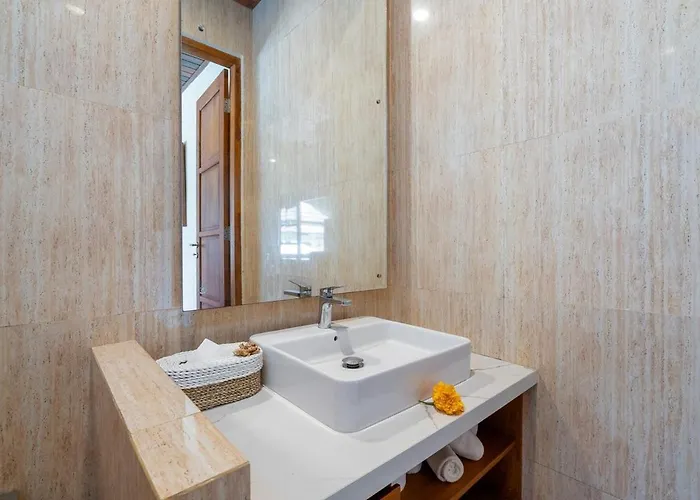 Villa Casalola - 10 Min To Beach, Vast With Pool & Garden View Uluwatu