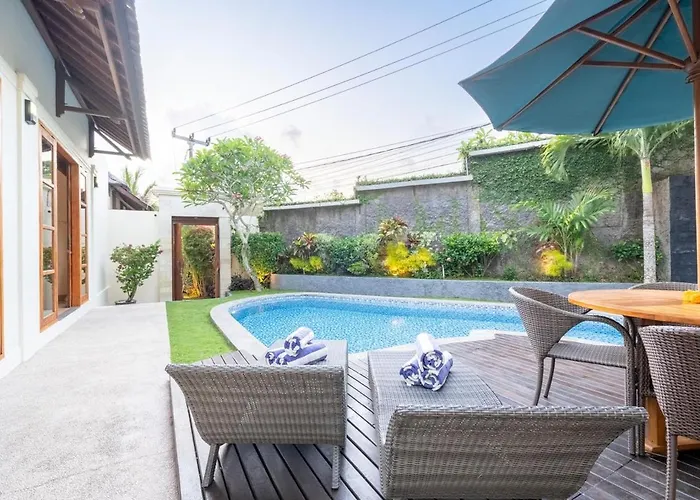 Villa Casalola - 10 Min To Beach, Vast With Pool & Garden View