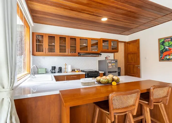 Casalola - 10 Min To Beach, Vast With Pool & Garden View Uluwatu